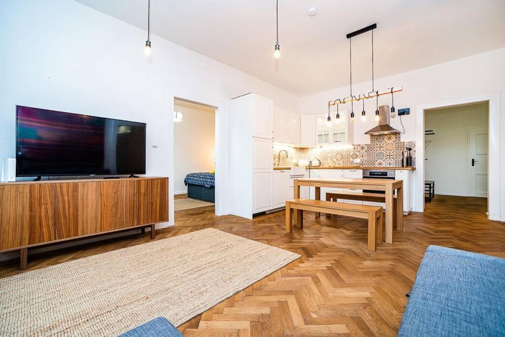 Elegant, Modern, 2-Bed Flat By Museum Of Prague Apartamento Exterior foto