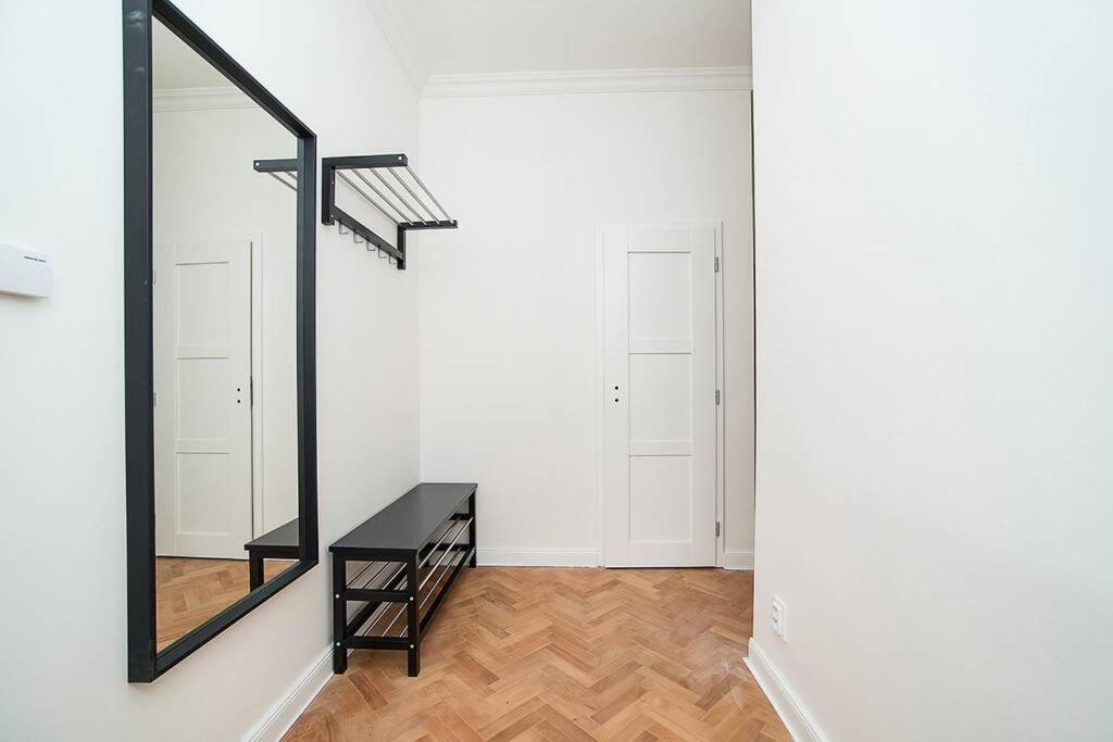 Elegant, Modern, 2-Bed Flat By Museum Of Prague Apartamento Exterior foto