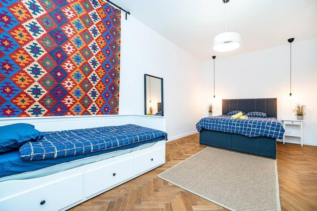 Elegant, Modern, 2-Bed Flat By Museum Of Prague Apartamento Exterior foto