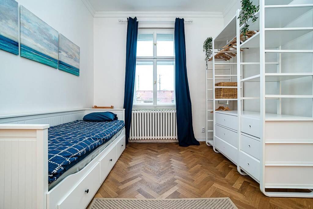 Elegant, Modern, 2-Bed Flat By Museum Of Prague Apartamento Exterior foto