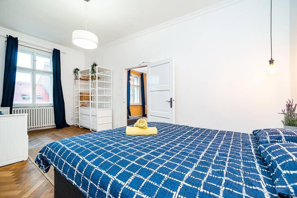 Elegant, Modern, 2-Bed Flat By Museum Of Prague Apartamento Exterior foto