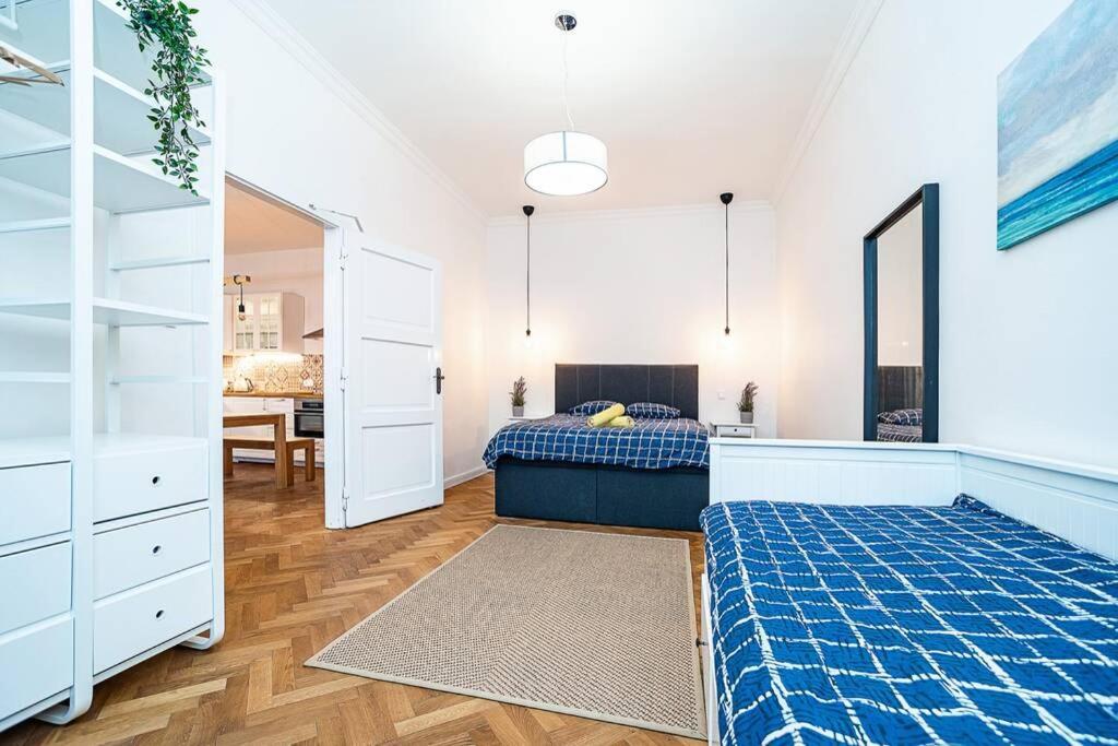 Elegant, Modern, 2-Bed Flat By Museum Of Prague Apartamento Exterior foto